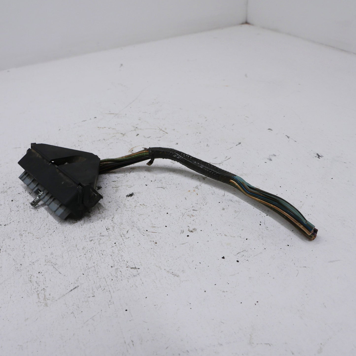 DFI Module Plug and Wires - Fits Holden Commodore VT 1997-2000