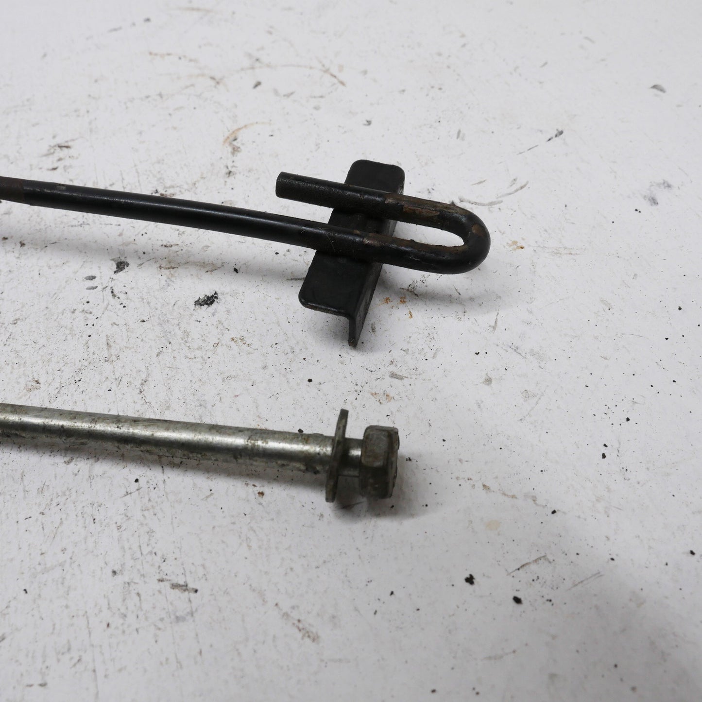 Battery Clamp and Bolt - Fits Holden Commodore VT 1997-2000