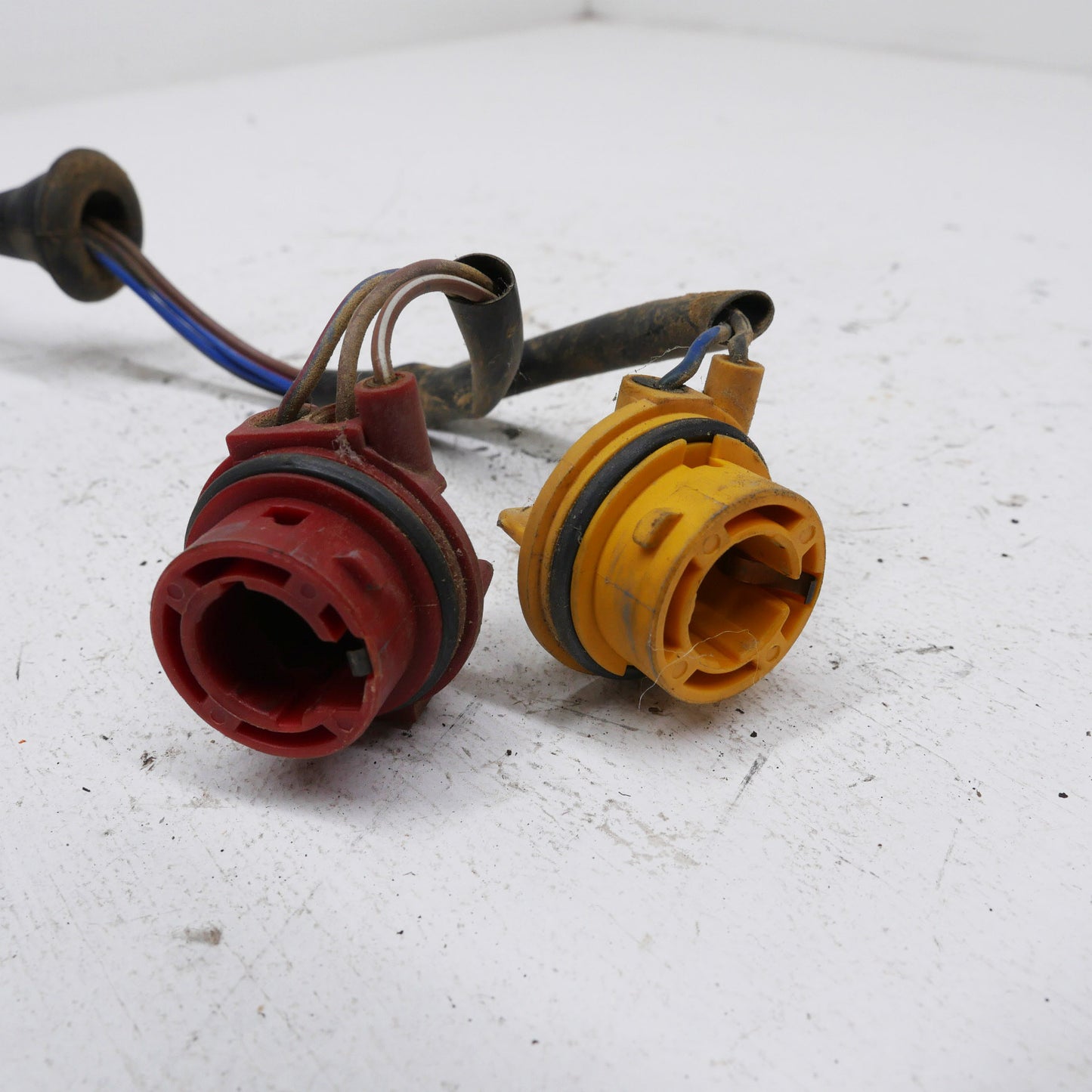 Tail Light Sockets Loom Repaired - Fits Holden Commodore VT 1997-2000