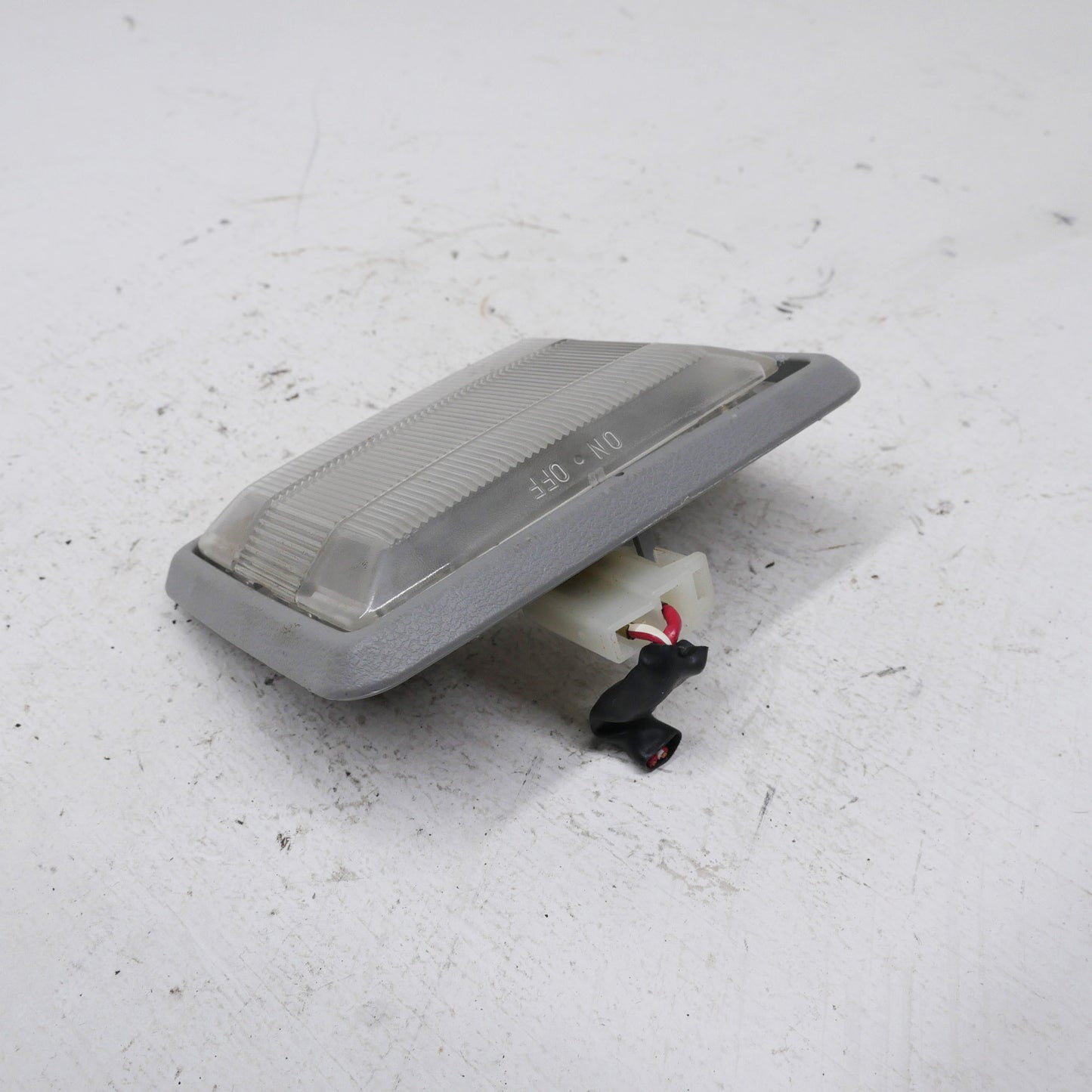 Center Dome Courtesy Light - Fits Mitsubishi Magna ES TL-TW 2003-2005