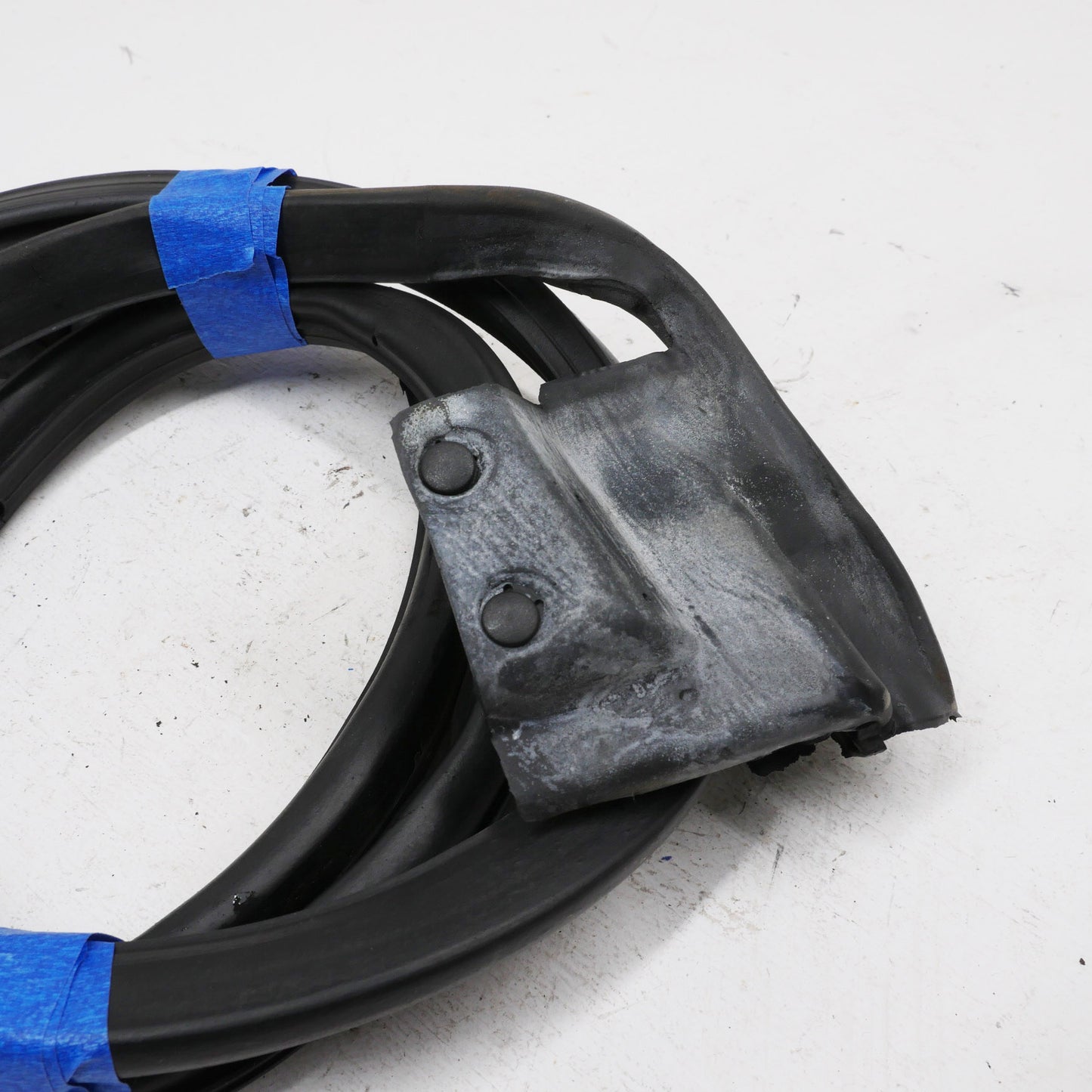 LH Front Door Rubber - Fits Mitsubishi Magna ES TL-TW 2003-2005
