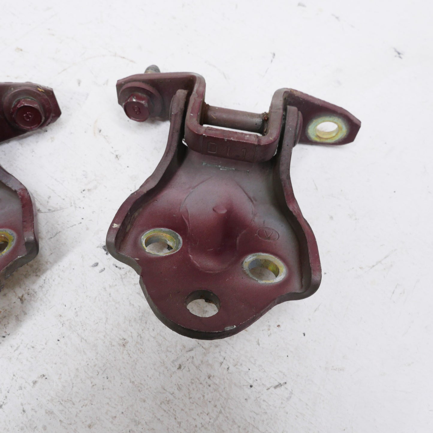 RH Front Door Hinges - Fits Mitsubishi Magna ES TL-TW 2003-2005