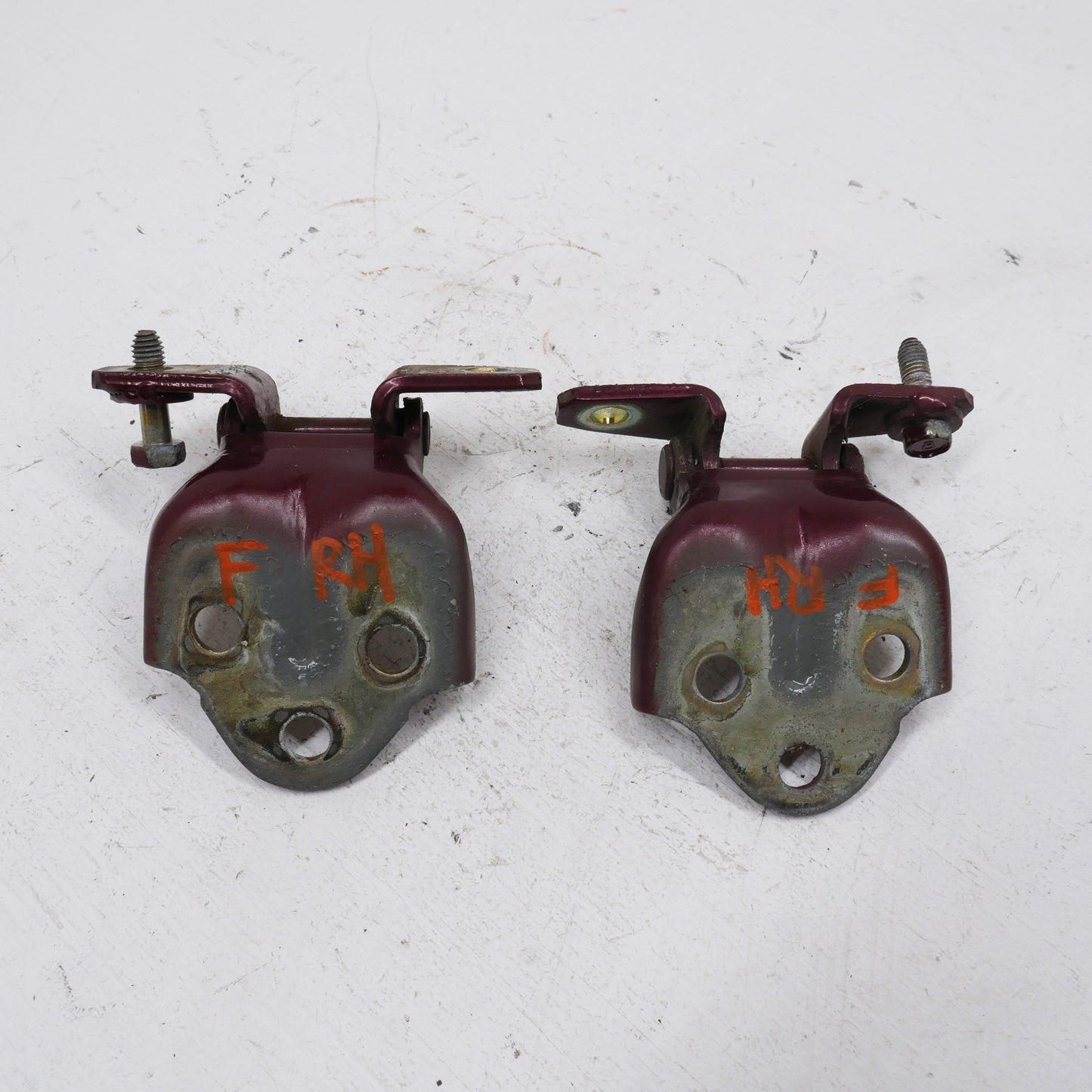 RH Front Door Hinges - Fits Mitsubishi Magna ES TL-TW 2003-2005