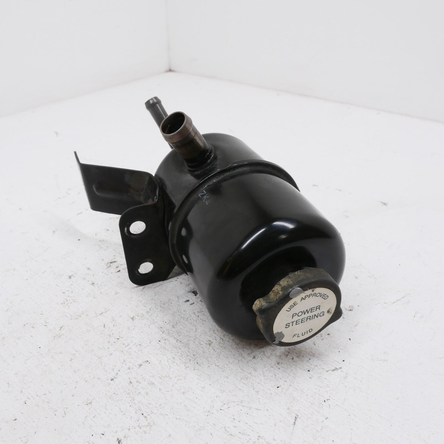 Power Steering Reservoir and Cap - Fits Mitsubishi Magna ES TL-TW 2003-2005