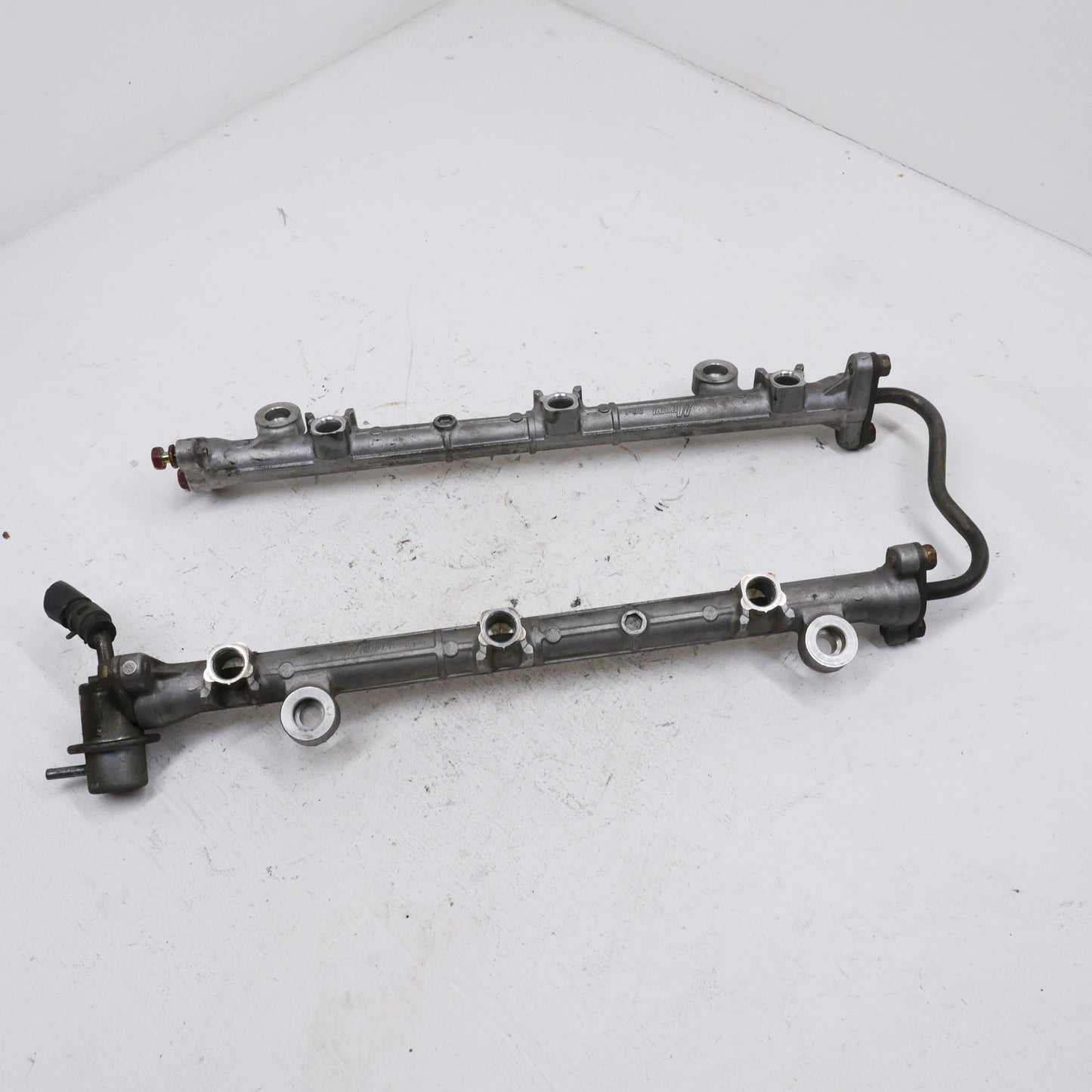 Fuel Rail 6G74M - Fits Mitsubishi Magna ES TL-TW 2003-2005