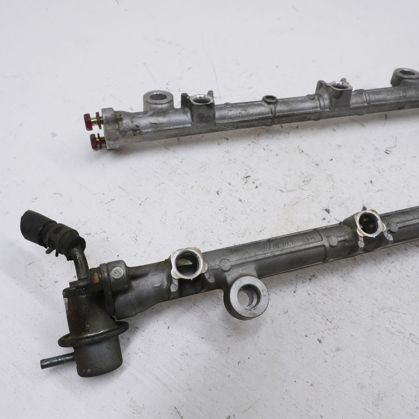 Fuel Rail 6G74M - Fits Mitsubishi Magna ES TL-TW 2003-2005