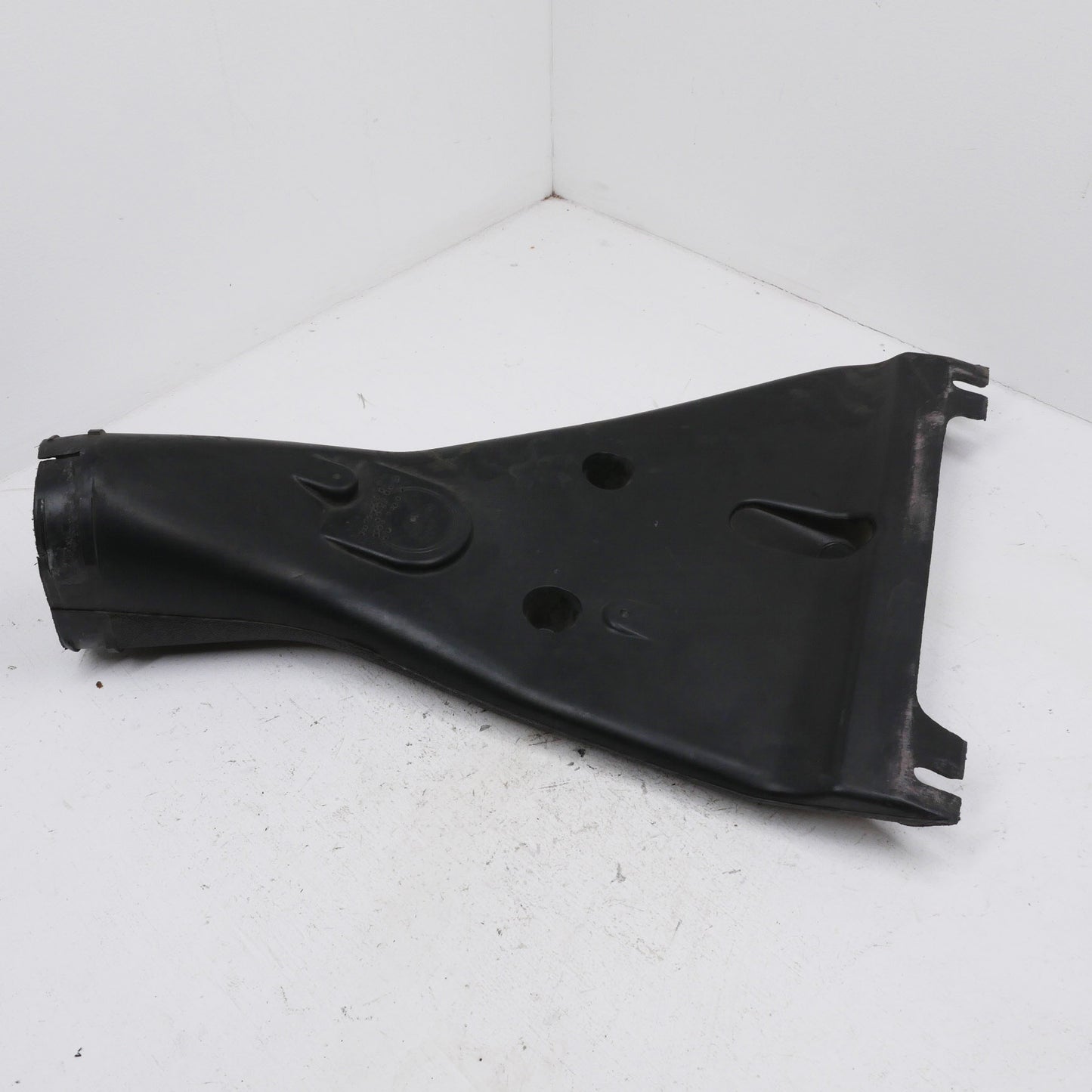 Air Intake Duct - Fits Mitsubishi Magna ES TL-TW 2003-2005