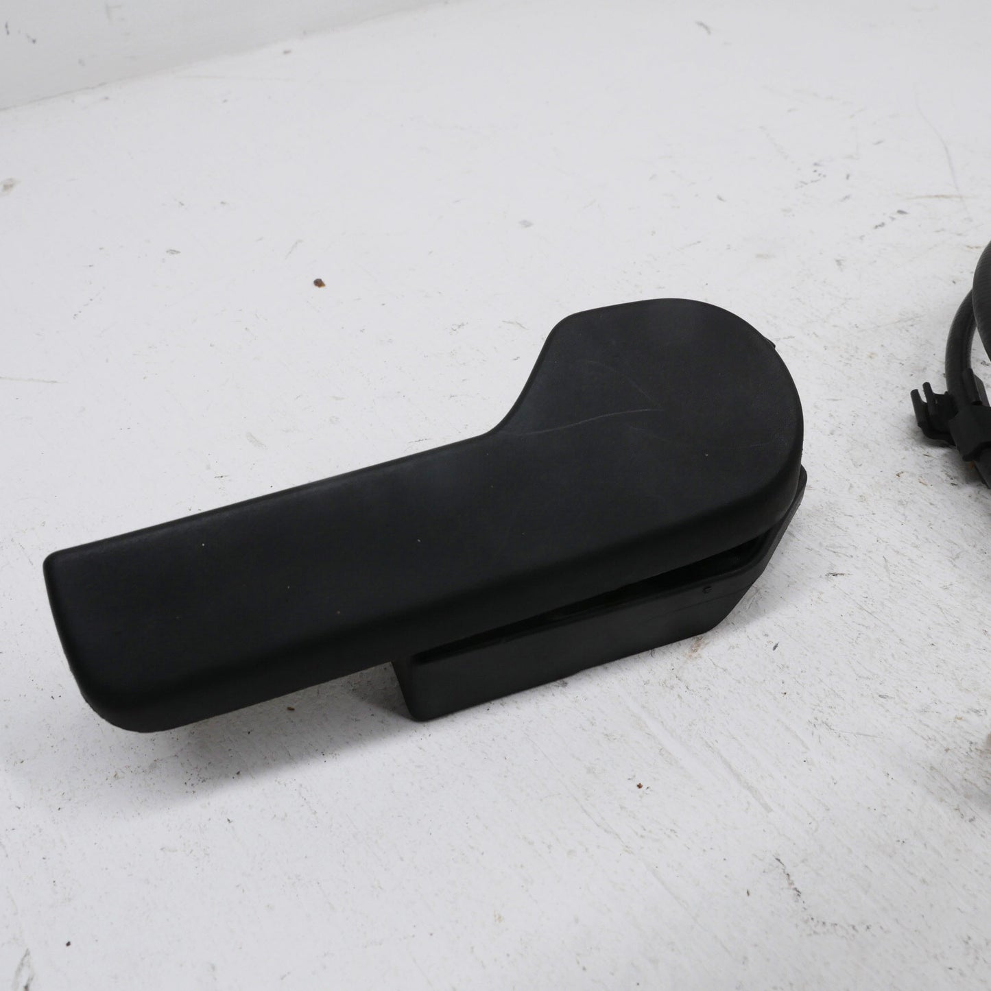 Bonnet Release Cable and Handle - Fits Volkswagen Golf Mk4 1J Hatch 1997-2003