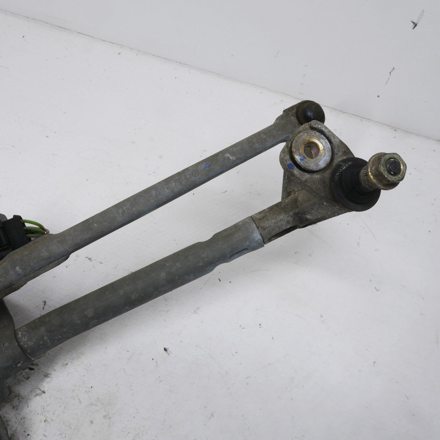 Front Windscreen Wiper Motor and Linkages - Fits Volkswagen Golf Mk4 1J Hatch 1997-2003