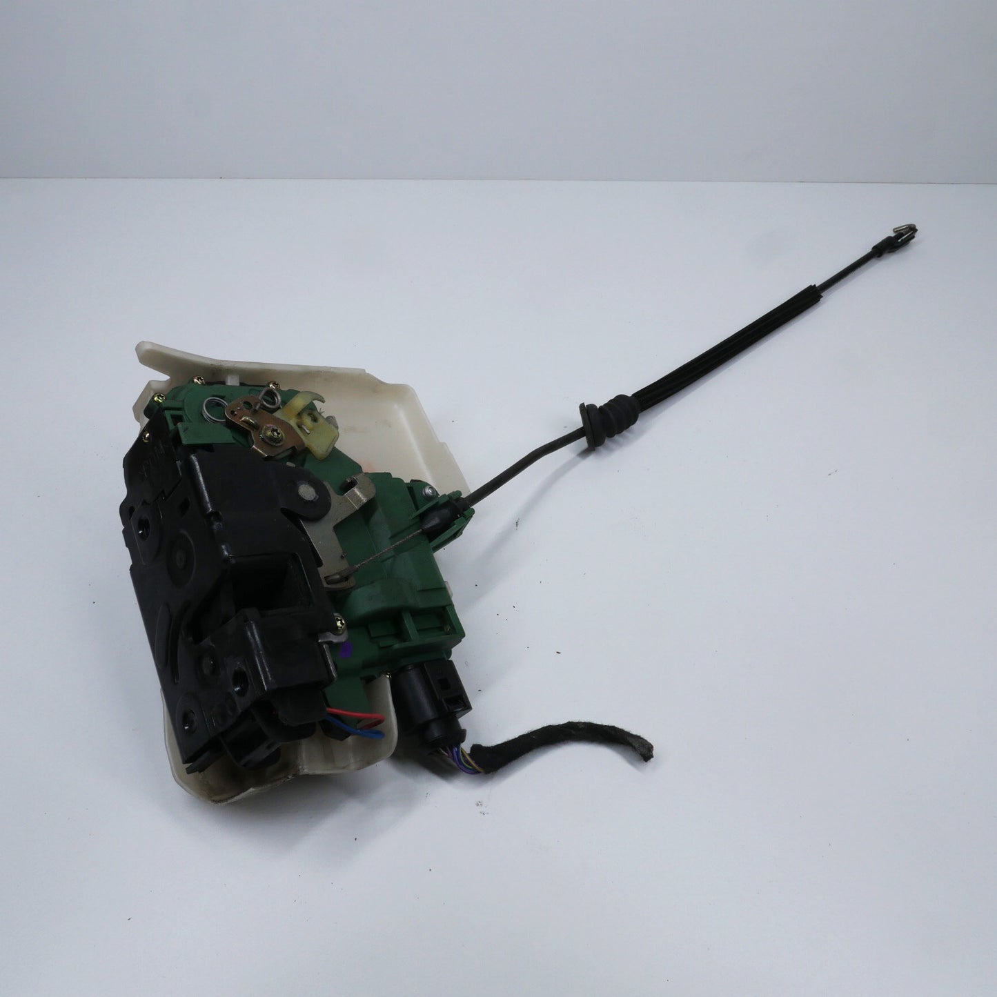LH Front Door Latch Actuator - Fits Volkswagen Golf Mk4 1J Hatch 1997-2003