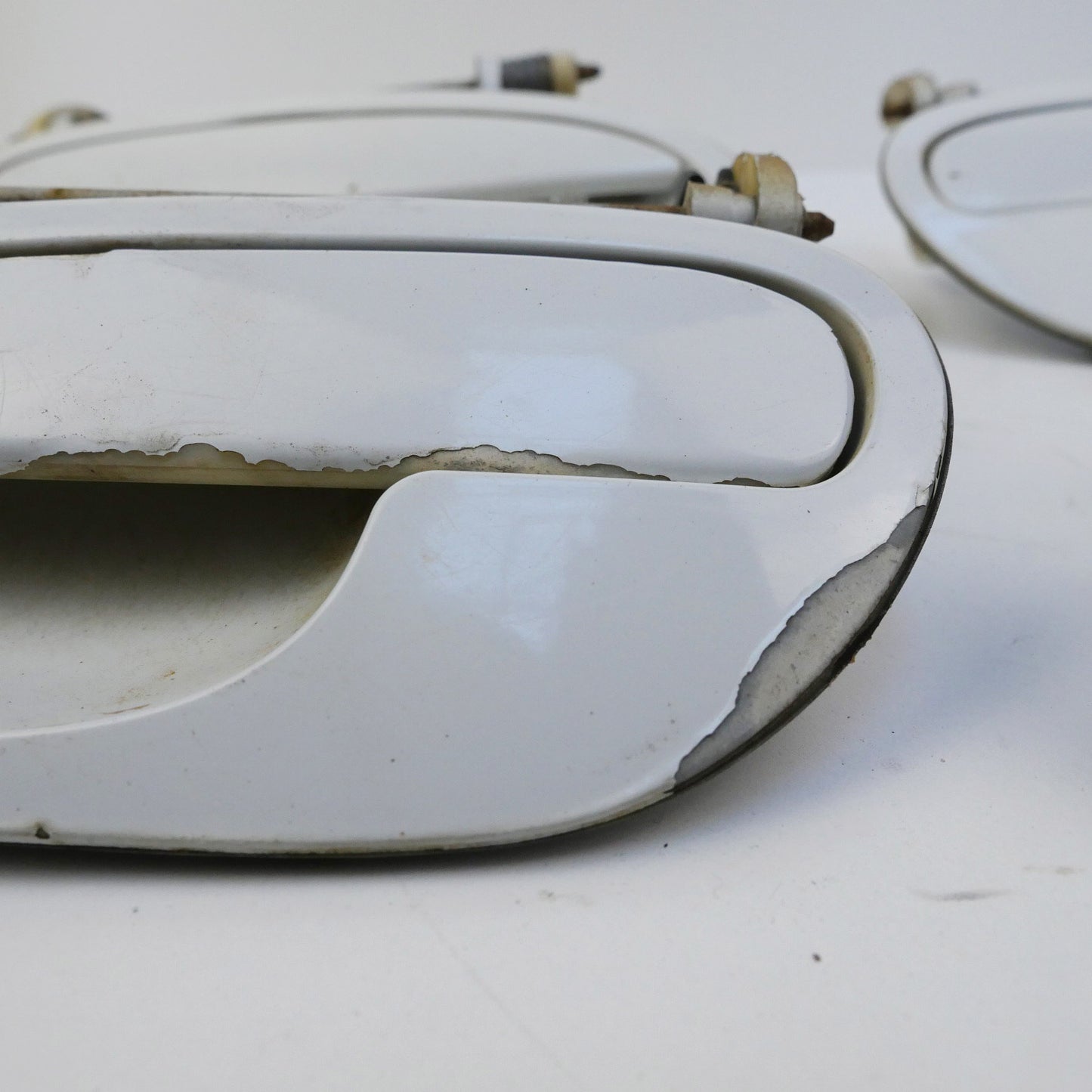 Exterior Door Handle Set White - Fits Holden Commodore VZ 2004-2006