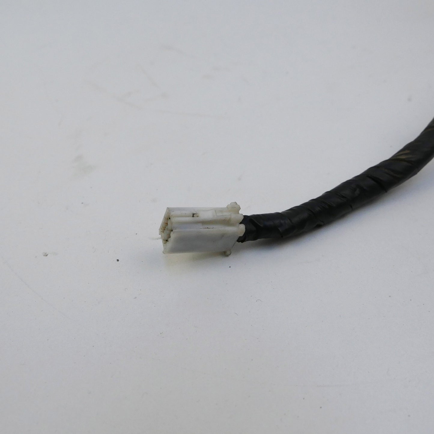 Door Mirror Plug and Wire - Fits Holden Commodore VZ 2004-2006