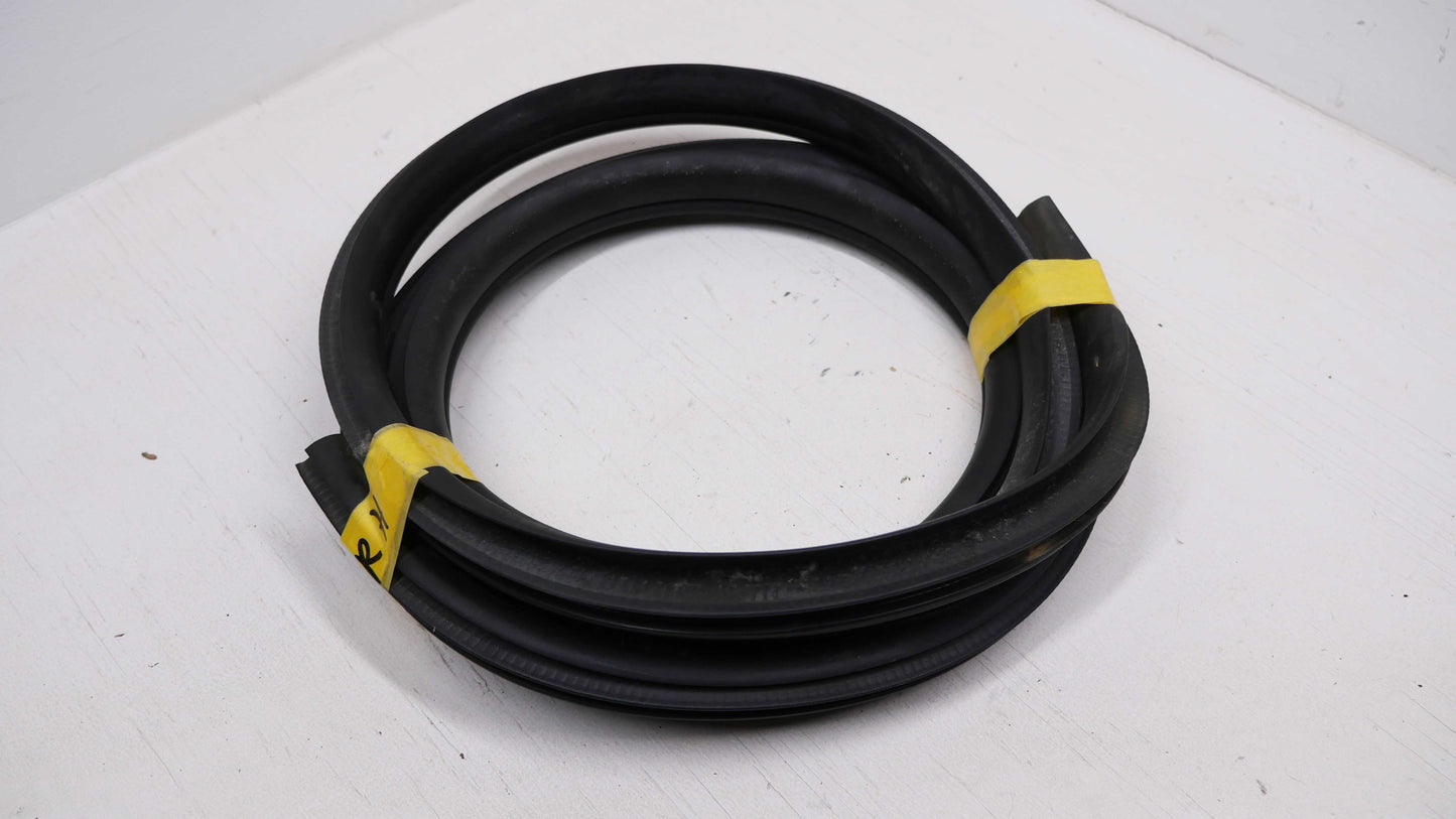 RH Rear Pinch Weld Body Rubber Seal - Fits Ford Falcon AU 1998-2002
