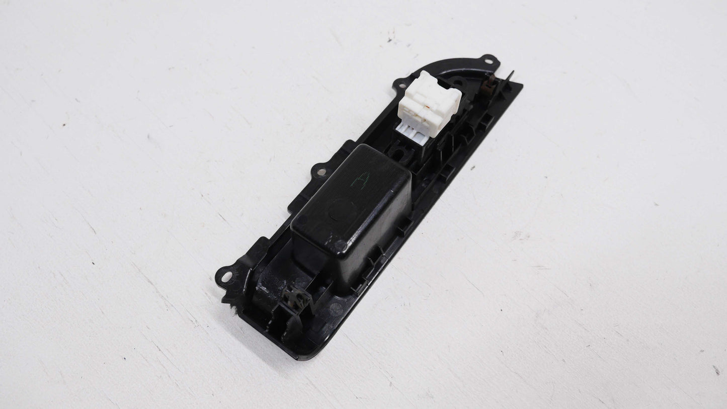 LH Front Door Power Window Winder Switch Button - Fits Nissan X-Trail T30 2001-2007