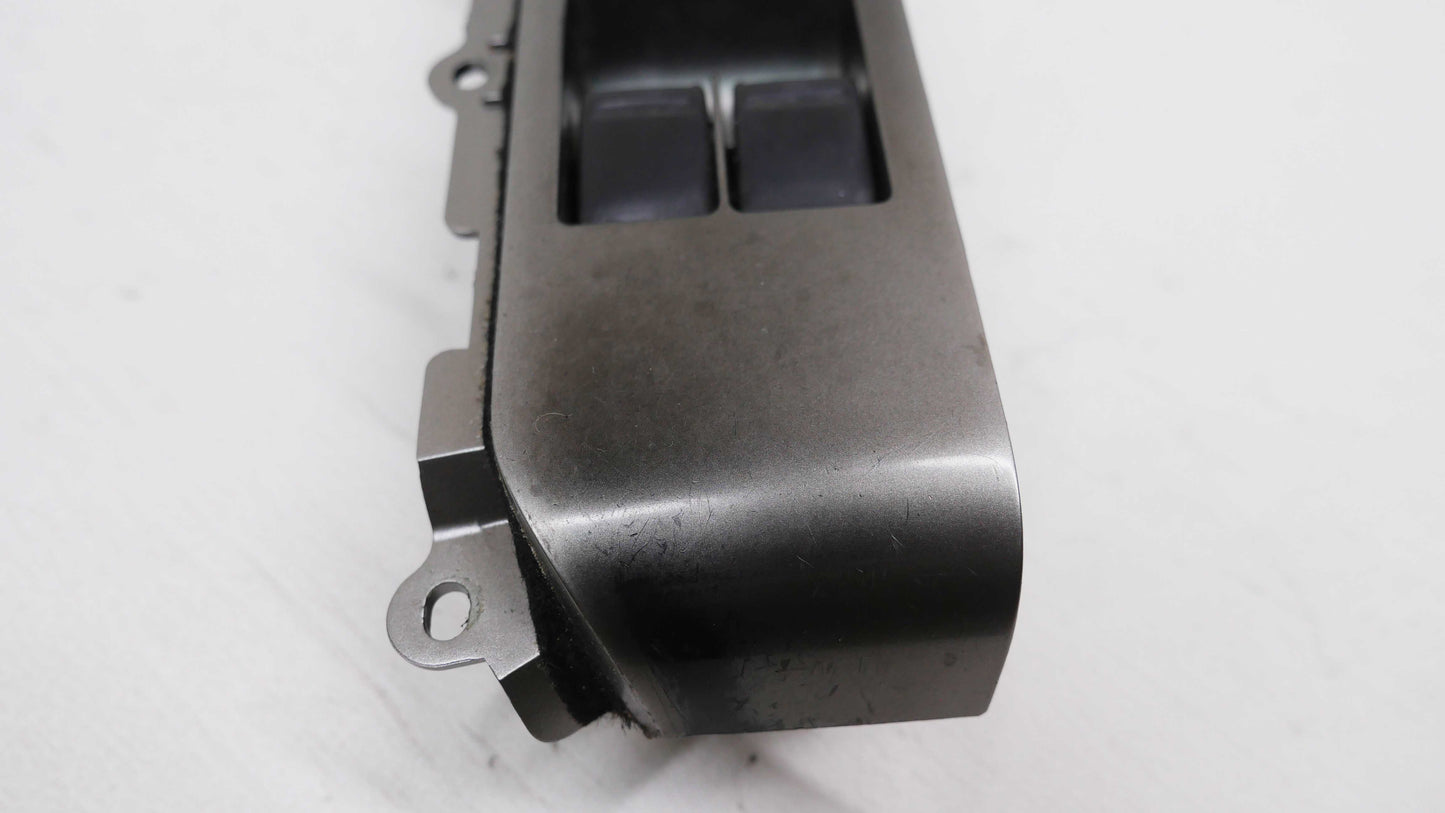 RH Front Door Power Window Winder Switch Button - Fits Nissan X-Trail T30 2001-2007